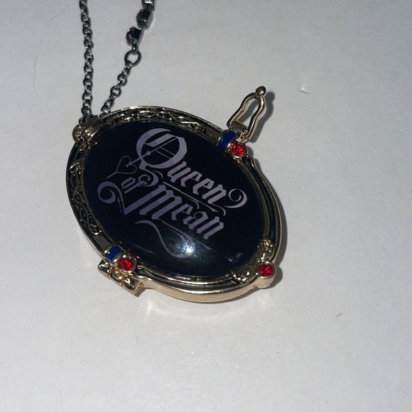Disney and Betsey Johnson collaboration Queen of mean pendant necklace - Picture 1 of 7